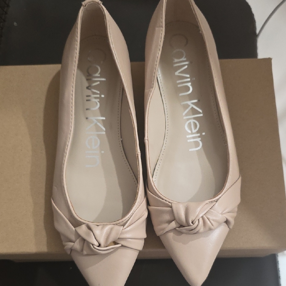 Calvin Klein Women's Tan Flats with Knot Detail